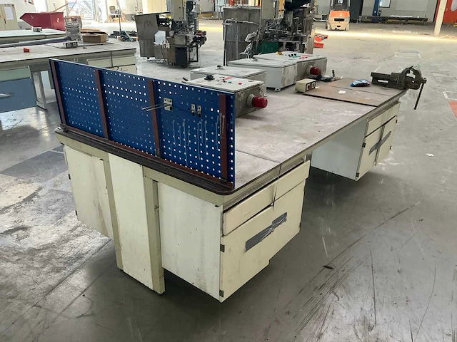 Laboratorium tafel - afbeelding 1 van  9