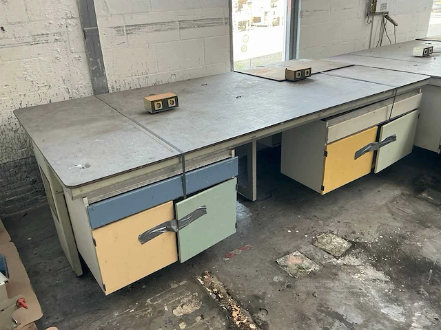 Laboratorium tafel - afbeelding 1 van  9
