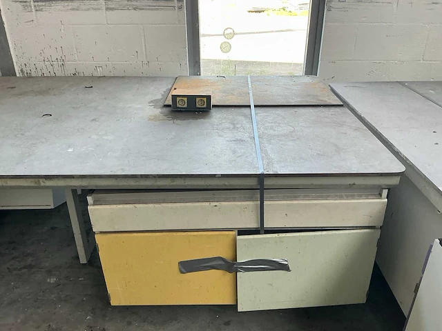 Laboratorium tafel - afbeelding 4 van  9
