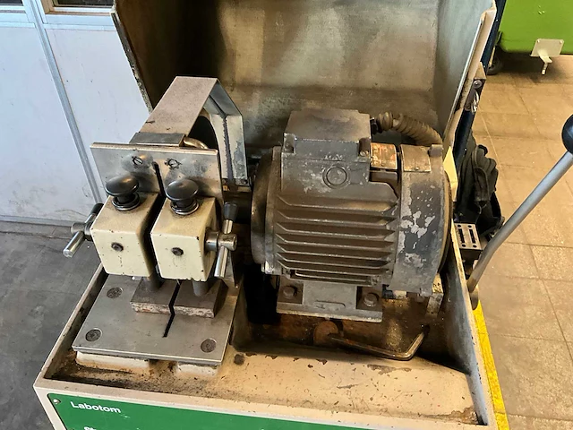Labotom struers doorslijp machine - afbeelding 11 van  15