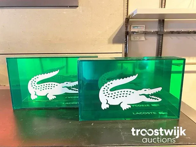 Lacoste display - afbeelding 1 van  2