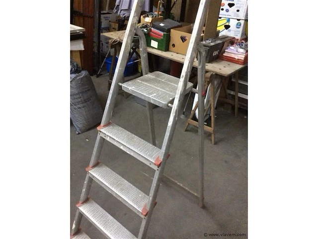 Ladder 4treden aluminium - afbeelding 2 van  2