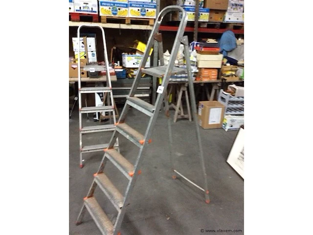 Ladder 5treden ijzer - afbeelding 1 van  2