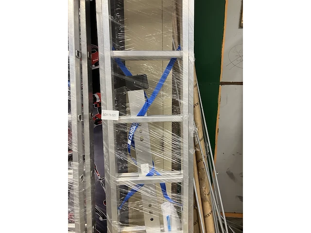 Ladder zarges 2 x 8 sporten opsteekladder - afbeelding 1 van  2