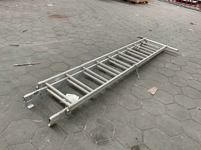Ladder - afbeelding 4 van  4