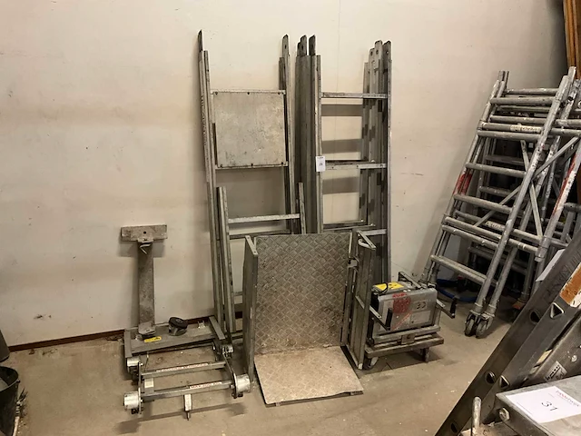 Ladderlift - afbeelding 1 van  8