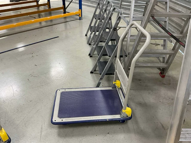 Ladders - trapjes - magazijn karretjes - afbeelding 6 van  18