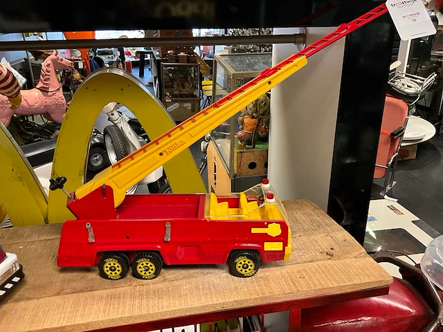 Ladderwagen / tankwagen tonka - afbeelding 2 van  3
