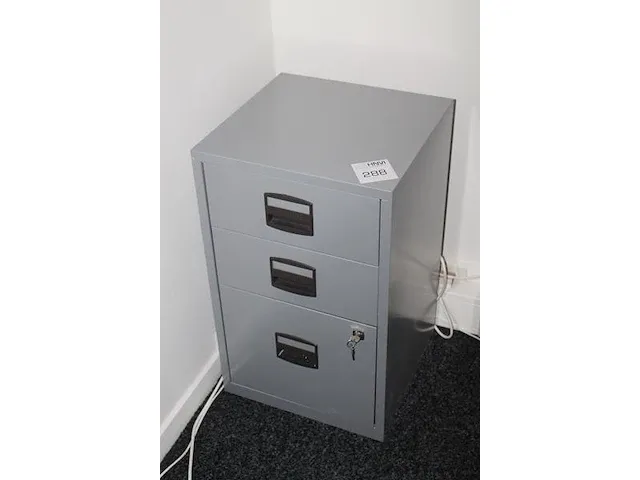 Ladekast met 3 laden. afmeting 41 x 40 cm. hoogte 67 cm. - afbeelding 2 van  2
