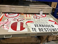 Ladekast met inhoud - afbeelding 7 van  9