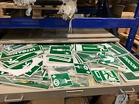 Ladekast met inhoud - afbeelding 9 van  9