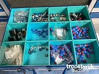 Ladekast met inhoud - afbeelding 21 van  22