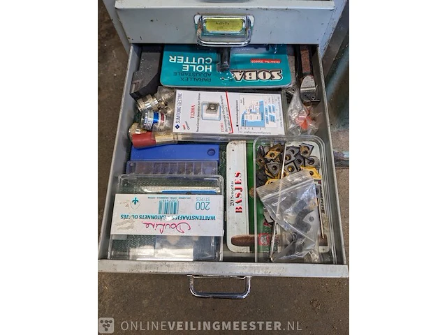 Ladekast met inhoud - afbeelding 7 van  15