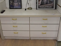 Ladekast met zes laden. let op! exclusief kavel n0033 in lade. afmeting 150 x 60 x 75 cm - afbeelding 1 van  1