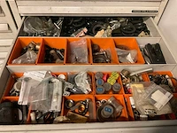 Ladenkast met machine onderdelen (2x) - afbeelding 9 van  22