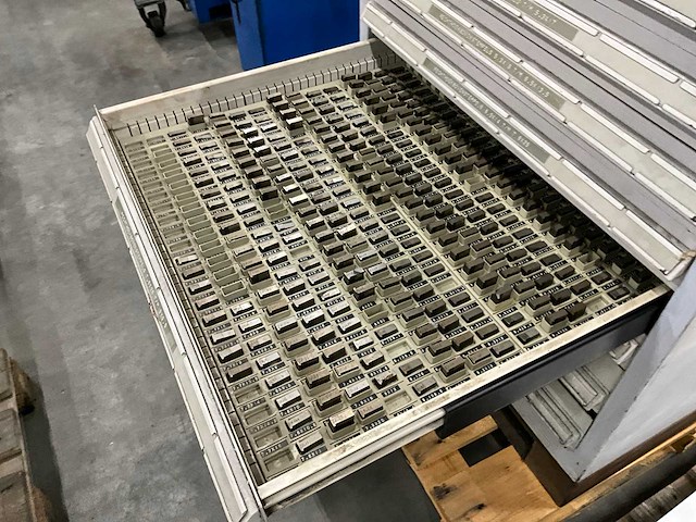 Ladenkast voorzien van stempels - afbeelding 6 van  17