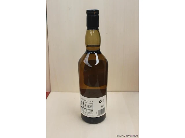Lagavulin 8 jaar oud whisky - 70 cl - winkelverkoopprijs € 63.95 - afbeelding 3 van  4