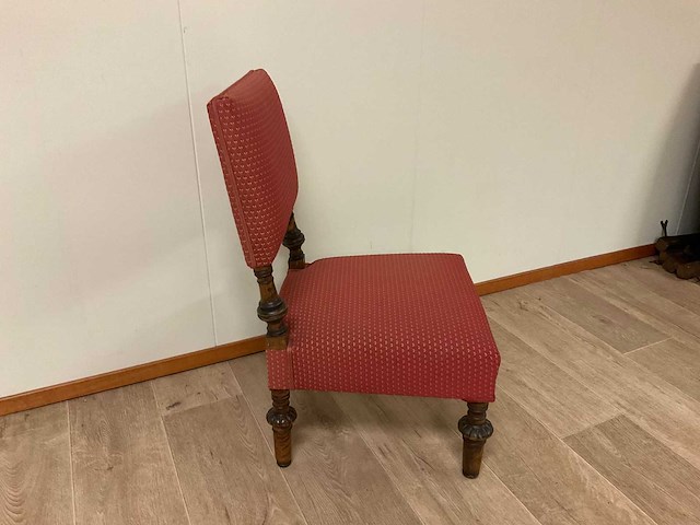 Lage stoel met bolpootjes - afbeelding 3 van  4