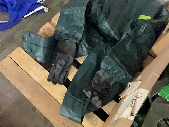 Lakeland chemmax 4 industriële overalls - afbeelding 3 van  6