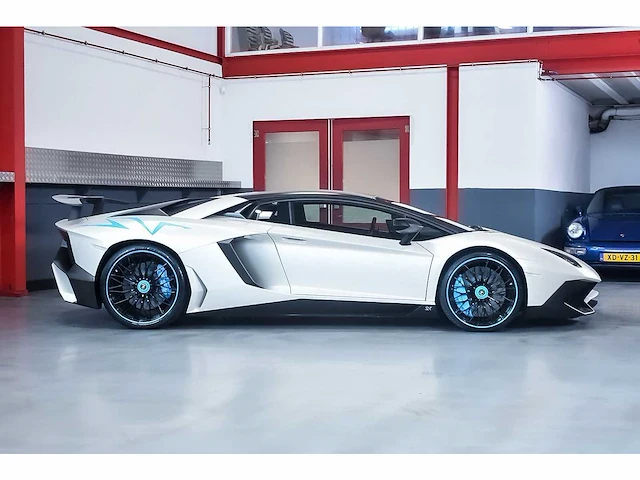Lamborghini aventador lp 750-4 sv (superveloce) 6,5l v12 (1/600) - 2016 - afbeelding 8 van  100