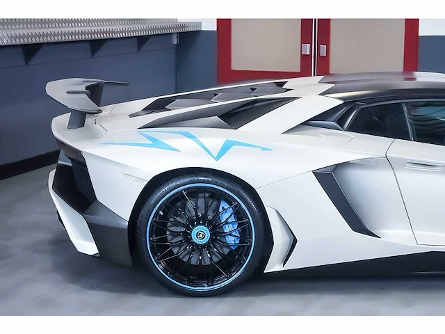 Lamborghini aventador lp 750-4 sv (superveloce) 6,5l v12 (1/600) - 2016 - afbeelding 9 van  100