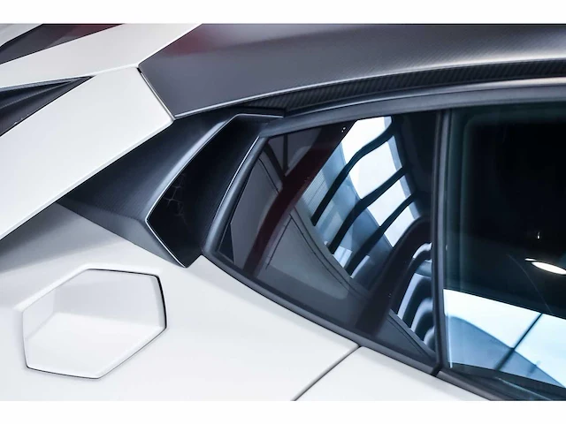 Lamborghini aventador lp 750-4 sv (superveloce) 6,5l v12 (1/600) - 2016 - afbeelding 14 van  100