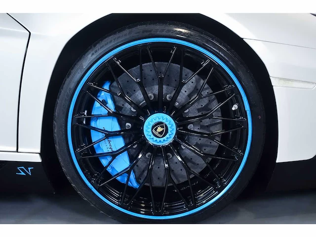 Lamborghini aventador lp 750-4 sv (superveloce) 6,5l v12 (1/600) - 2016 - afbeelding 18 van  100