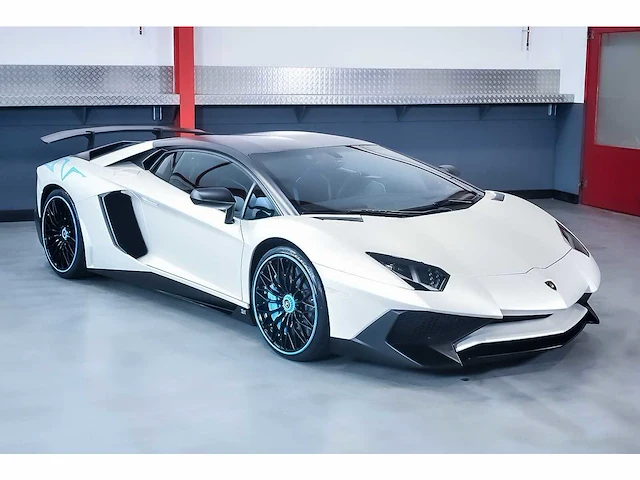 Lamborghini aventador lp 750-4 sv (superveloce) 6,5l v12 (1/600) - 2016 - afbeelding 13 van  100