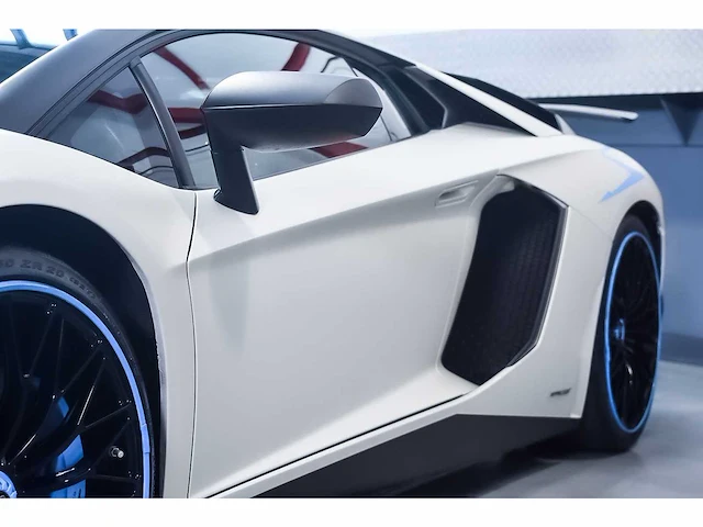Lamborghini aventador lp 750-4 sv (superveloce) 6,5l v12 (1/600) - 2016 - afbeelding 25 van  100