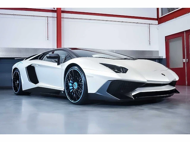 Lamborghini aventador lp 750-4 sv (superveloce) 6,5l v12 (1/600) - 2016 - afbeelding 31 van  100