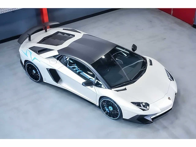 Lamborghini aventador lp 750-4 sv (superveloce) 6,5l v12 (1/600) - 2016 - afbeelding 33 van  100