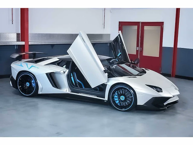 Lamborghini aventador lp 750-4 sv (superveloce) 6,5l v12 (1/600) - 2016 - afbeelding 37 van  100