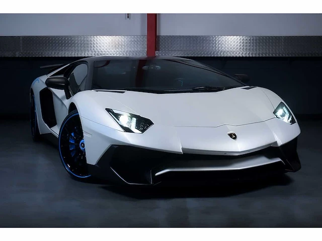 Lamborghini aventador lp 750-4 sv (superveloce) 6,5l v12 (1/600) - 2016 - afbeelding 38 van  100