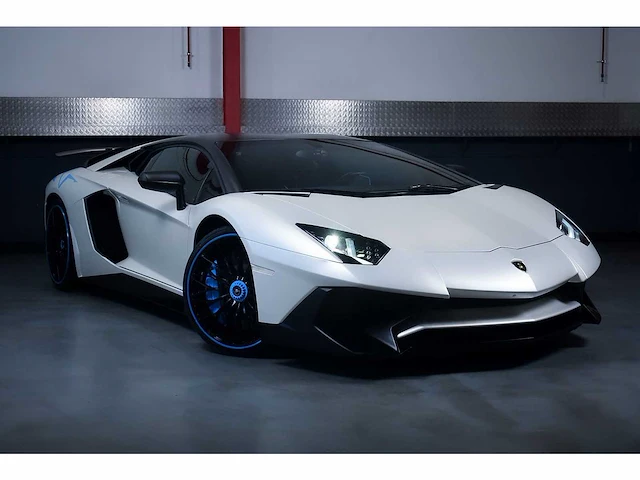 Lamborghini aventador lp 750-4 sv (superveloce) 6,5l v12 (1/600) - 2016 - afbeelding 39 van  100