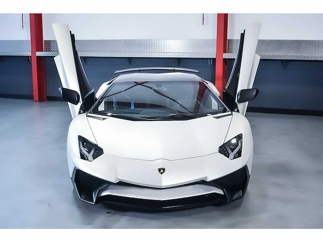 Lamborghini aventador lp 750-4 sv (superveloce) 6,5l v12 (1/600) - 2016 - afbeelding 35 van  100