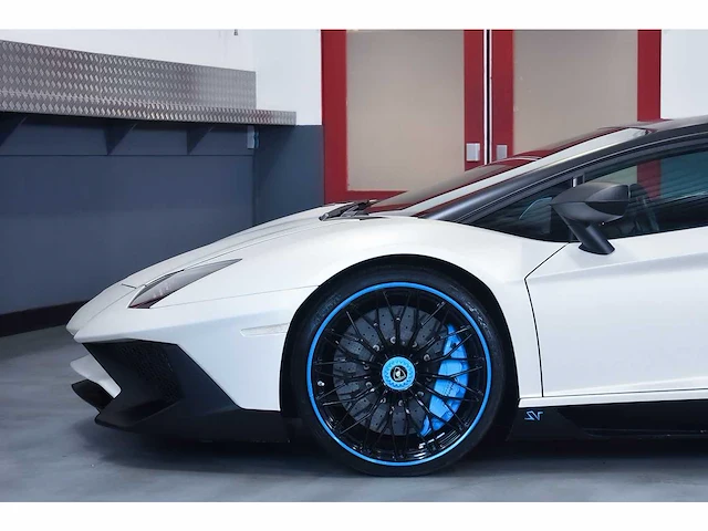 Lamborghini aventador lp 750-4 sv (superveloce) 6,5l v12 (1/600) - 2016 - afbeelding 49 van  100