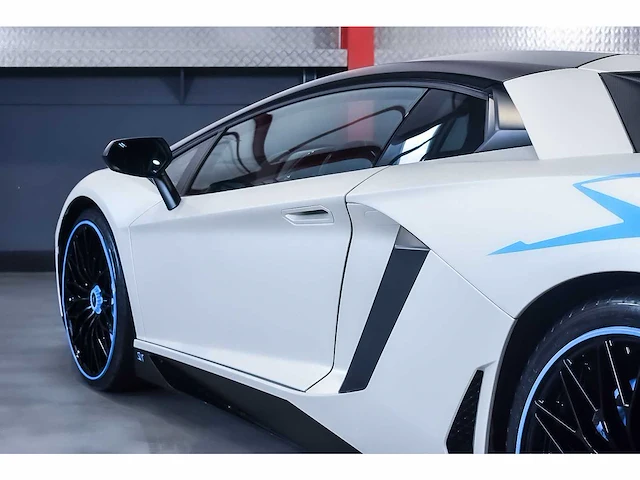 Lamborghini aventador lp 750-4 sv (superveloce) 6,5l v12 (1/600) - 2016 - afbeelding 54 van  100