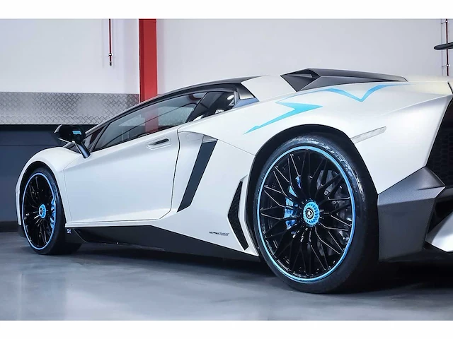 Lamborghini aventador lp 750-4 sv (superveloce) 6,5l v12 (1/600) - 2016 - afbeelding 55 van  100