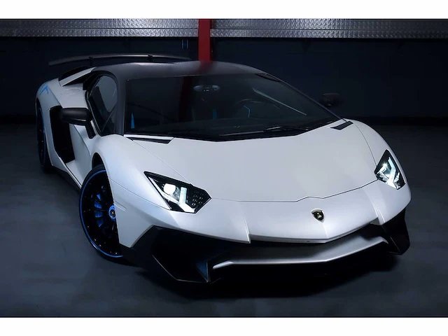 Lamborghini aventador lp 750-4 sv (superveloce) 6,5l v12 (1/600) - 2016 - afbeelding 57 van  100