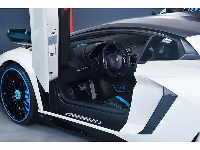 Lamborghini aventador lp 750-4 sv (superveloce) 6,5l v12 (1/600) - 2016 - afbeelding 76 van  100