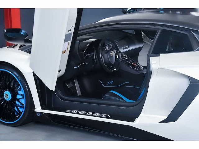 Lamborghini aventador lp 750-4 sv (superveloce) 6,5l v12 (1/600) - 2016 - afbeelding 77 van  100