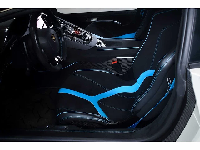 Lamborghini aventador lp 750-4 sv (superveloce) 6,5l v12 (1/600) - 2016 - afbeelding 78 van  100