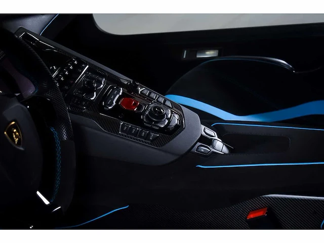 Lamborghini aventador lp 750-4 sv (superveloce) 6,5l v12 (1/600) - 2016 - afbeelding 80 van  100