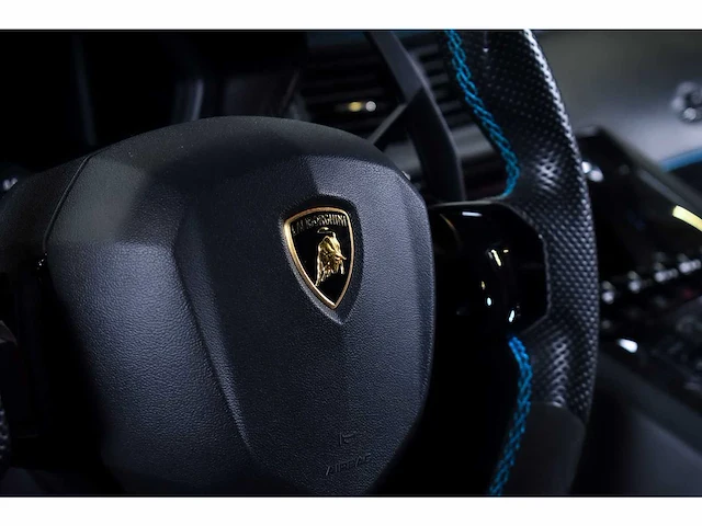 Lamborghini aventador lp 750-4 sv (superveloce) 6,5l v12 (1/600) - 2016 - afbeelding 83 van  100