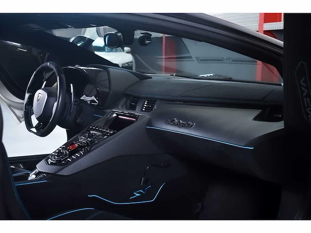 Lamborghini aventador lp 750-4 sv (superveloce) 6,5l v12 (1/600) - 2016 - afbeelding 93 van  100