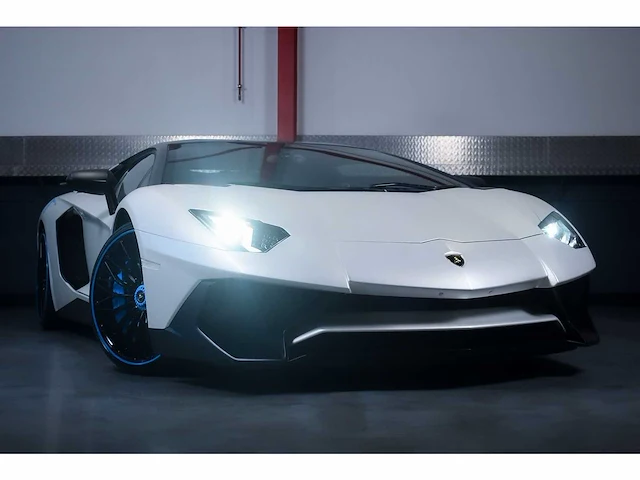 Lamborghini aventador lp 750-4 sv (superveloce) 6,5l v12 (1/600) - 2016 - afbeelding 90 van  100
