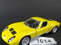 Lamborghini miura p400sv (1971) geel