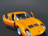 Lamborghini miura p400sv (1971) oranje - afbeelding 4 van  5