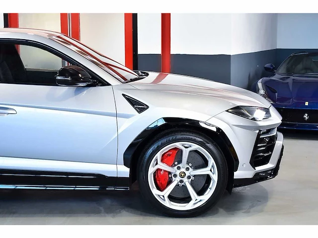 Lamborghini urus suv 4,0l v8 - 2022 - afbeelding 2 van  100