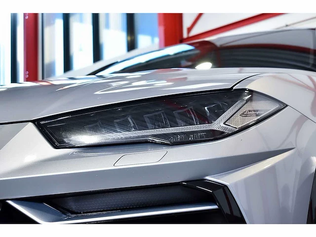 Lamborghini urus suv 4,0l v8 - 2022 - afbeelding 19 van  100